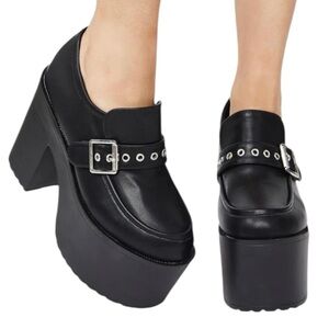 Hot Topic grommet buckle black platform oxfords women’s Size 7